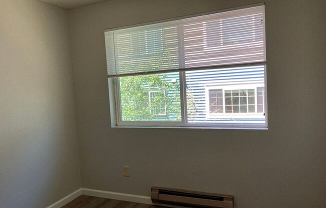 2 beds, 1 bath, 687 sqft, $2,095, Unit A404