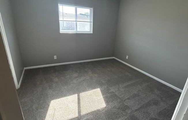 2 beds, 1 bath, 750 sqft, $1,070, Unit B07 1058 15