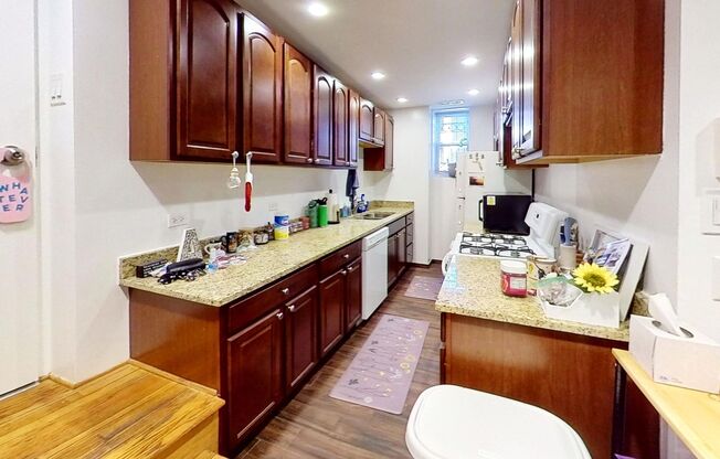 Studio, 1 bath, $1,725, Unit 1307 GE