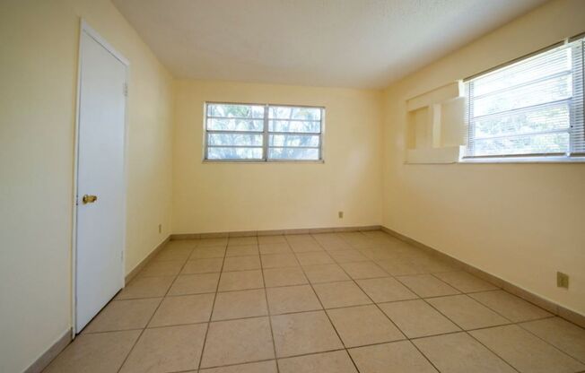 1 bed, 1 bath, 700 sqft, $1,500, Unit 5