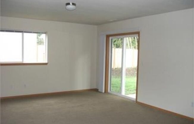 Beautiful Spacious Home in Coupeville! Built in 2010! Pets Negotiable! Now Offering $250 Move In Credit!!