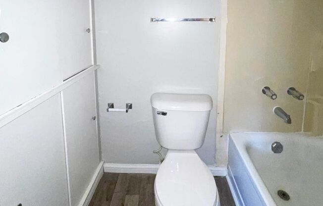 Studio, 1 bath, 300 sqft, $700, Unit Apt. 03