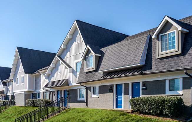 Affordable Antioch, TN Apartments – Hickory Lake – Exterior of leasing office