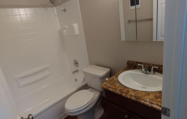2 beds, 1 bath, 776 sqft, $1,500, Unit 044