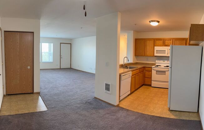 2 beds, 2 baths, 1,018 sqft, $1,450, Unit 354-3008