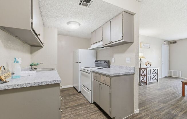 Woodland HIlls Apartments