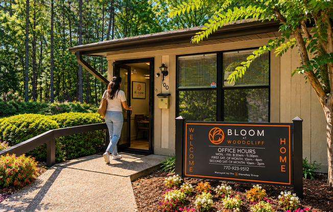 1 bed, 1 bath, 576 sqft, $1,249, Unit 1709