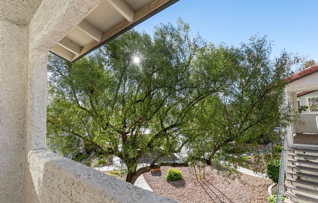 2 Bedroom Condo In The Lakes Community