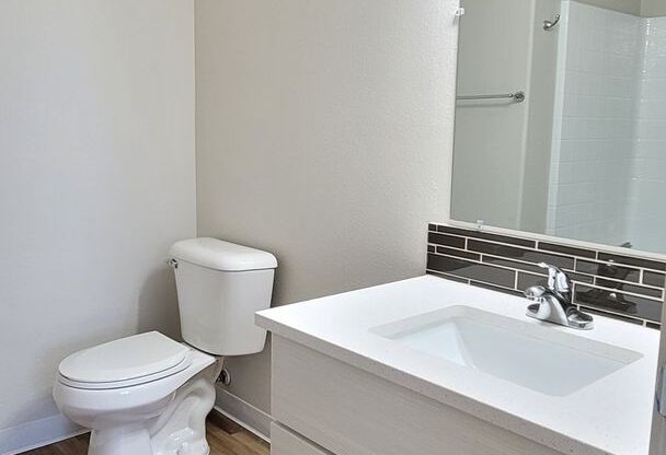 3 beds, 2 baths, 1,044 sqft, $1,995, Unit 206