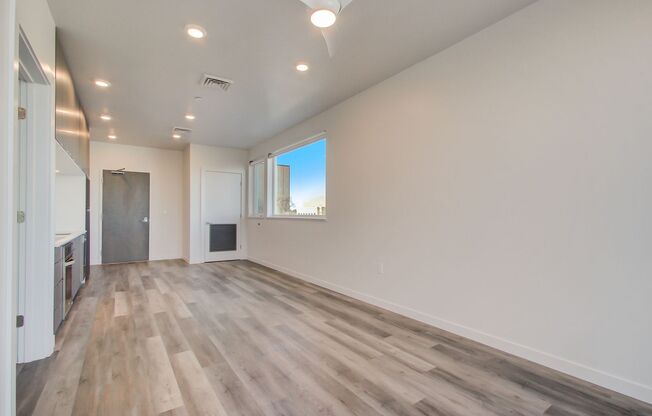 Studio, 1 bath, 430 sqft, $1,850, Unit 812