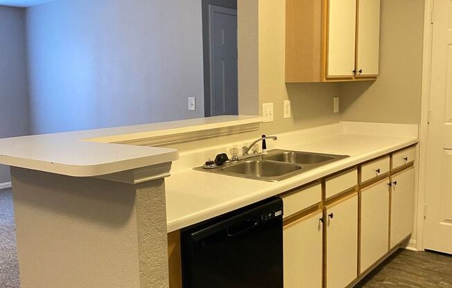 2 beds, 2 baths, 980 sqft, $875, Unit 104