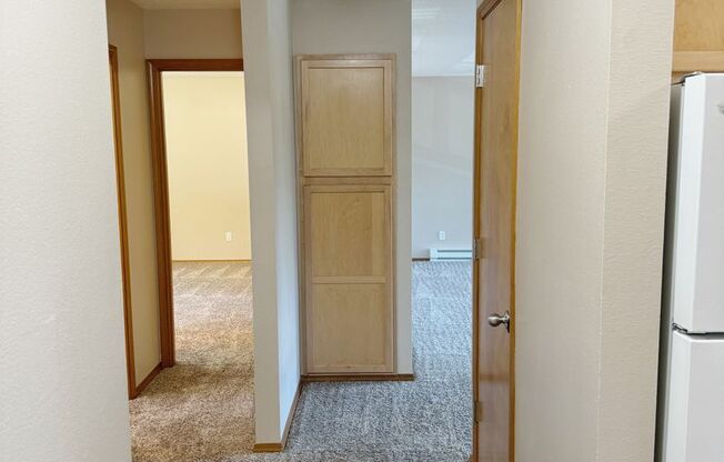 1 bed, 1 bath, 718 sqft, $1,265, Unit 14