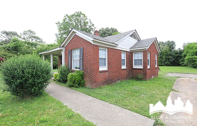 Welcome to 2785 Ketchum Rd, a charming 2-bedroom, 1-bathroom home located in Memphis, TN.