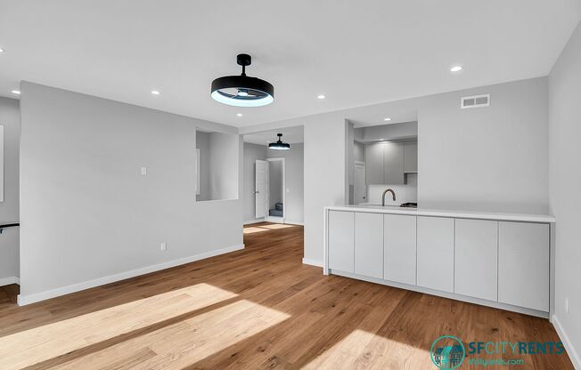 Sunnyside: Newly Renovated Single Family Home w/ 2 Bonus Rooms, Garage & Yard