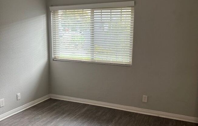 2 beds, 2 baths, 850 sqft, $2,955, Unit 839-05