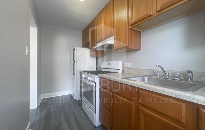 1 bed, 1 bath, 564 sqft, $699, Unit T 34