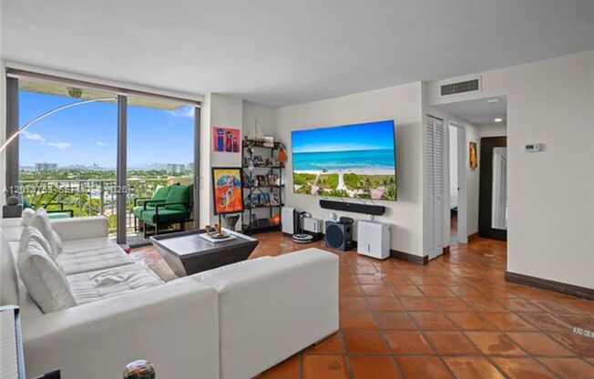 2 beds, 2 baths, $3,000, Unit # 1204