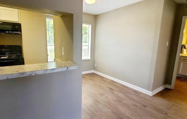 1 bed, 1 bath, 651 sqft, $869