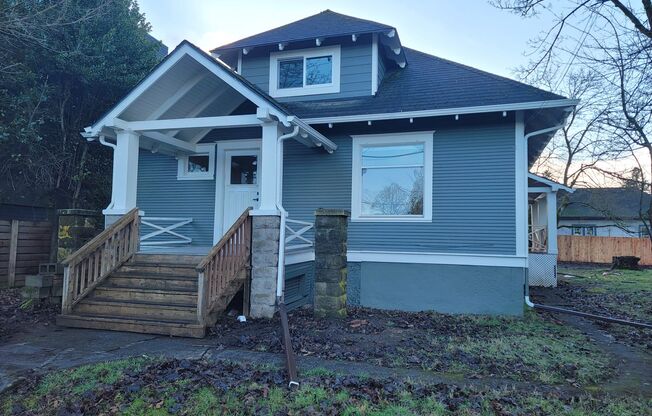 Don’t Miss This! Spacious 2 Bed, 2 Bath in North Portland