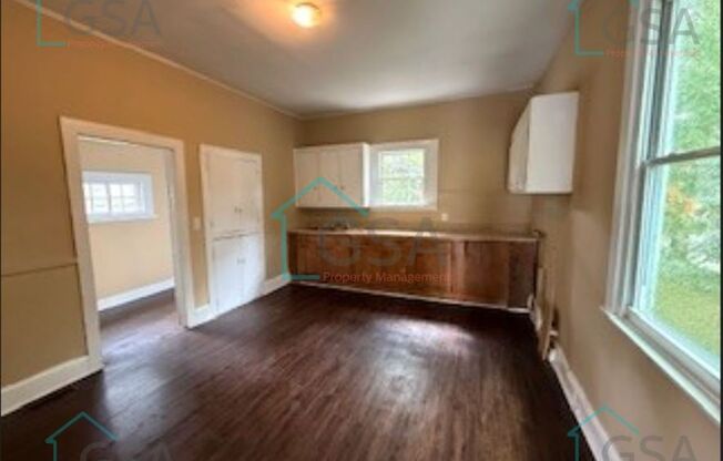 3 beds, 1 bath, $1,100, Unit 20 Burdette St