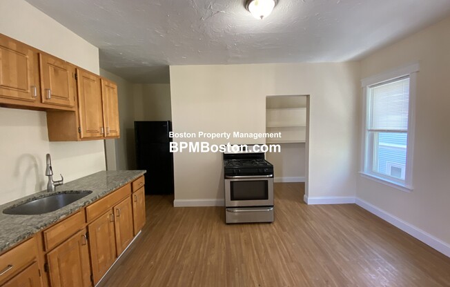 3 beds, 1 bath, 1,404 sqft, $2,900, Unit 2