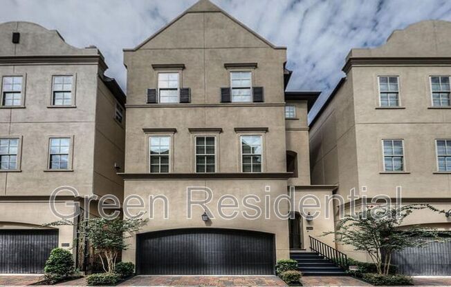 1368 W 25 ST