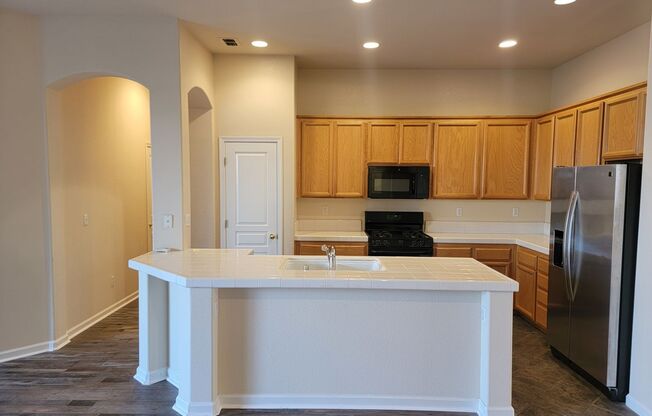 4 beds, 3 baths, $2,795