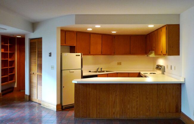 1 bed, 1 bath, 410 sqft, $1,125, Unit 24 - D