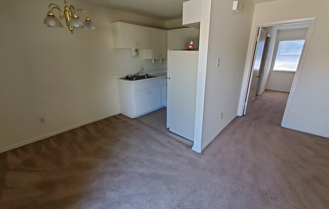 1 bed, 1 bath, 585 sqft, $595, Unit 19