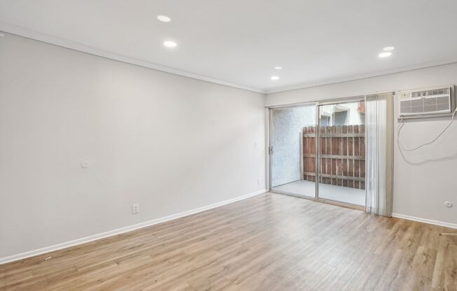 1 bed, 1 bath, 695 sqft, $1,898, Unit 208