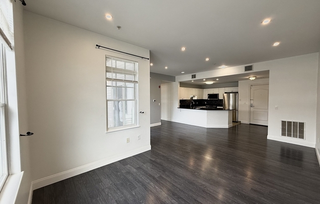 2 beds, 2 baths, 998 sqft, $2,650, Unit 131