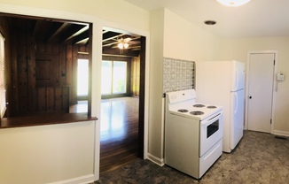 2 beds, 1 bath, $1,599