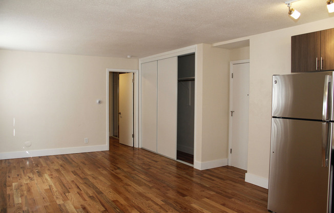 1 bed, 1 bath, 635 sqft, $1,400