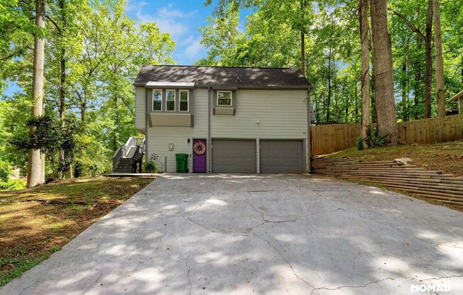 Charming 2BR Duplex in Stone Mountain