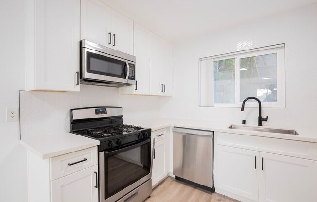 748 N Hudson Ave.