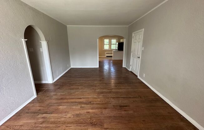 3 beds, 2 baths, 1,400 sqft, $1,750, Unit Unit 3-B