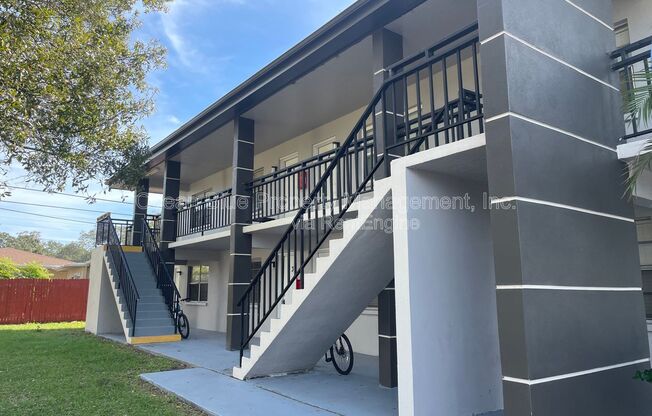 311 S ARCTURAS AVE