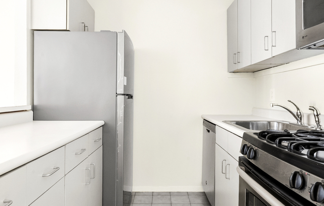 1 bed, 1 bath, 550 sqft, $5,900, Unit 5C