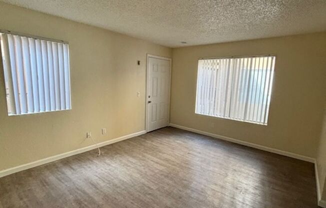 3 beds, 2 baths, 1,050 sqft, $2,700, Unit 2573-12