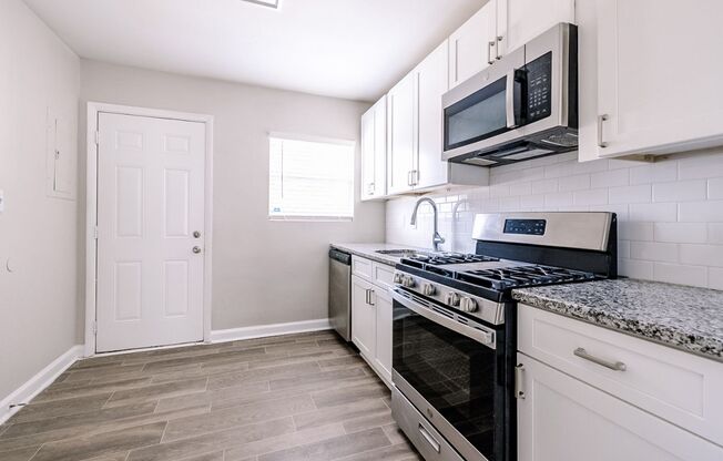 2 beds, 1 bath, 850 sqft, $1,200, Unit 26-E7