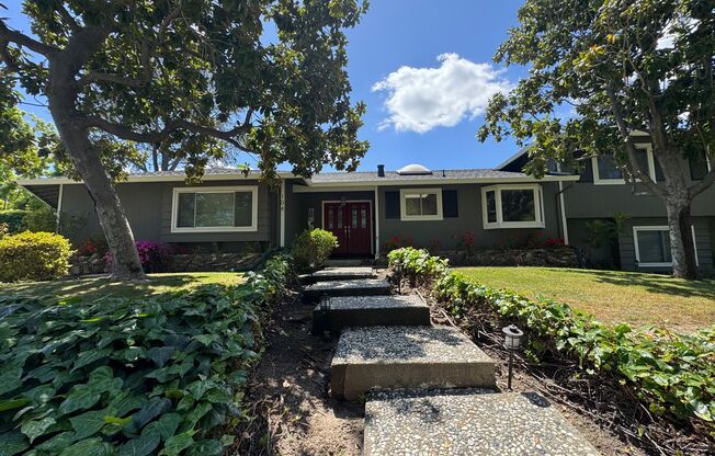 Beautiful house with backyard pool in Los Gatos! 5bd/3ba! - Coming Soon
