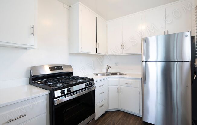 2 WEEKS FREE!!! 2 BR with Partial Bay Views and Parking!