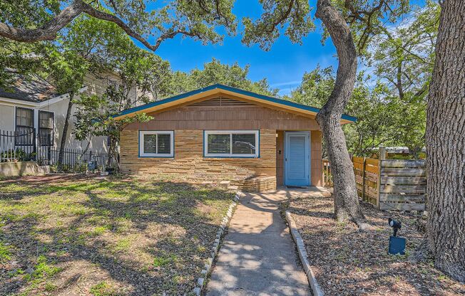House for Lease in Travis Heights!