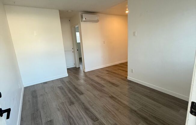 1 bed, 1 bath, 450 sqft, $2,395, Unit 30