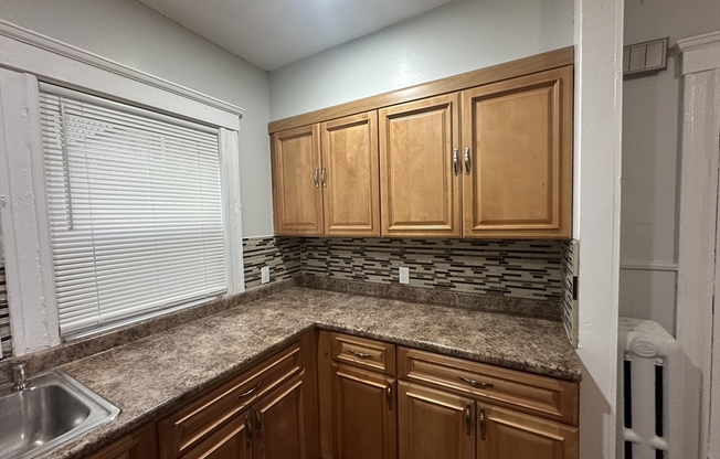 3 beds, 1 bath, 2,448 sqft, $3,450, Unit 2