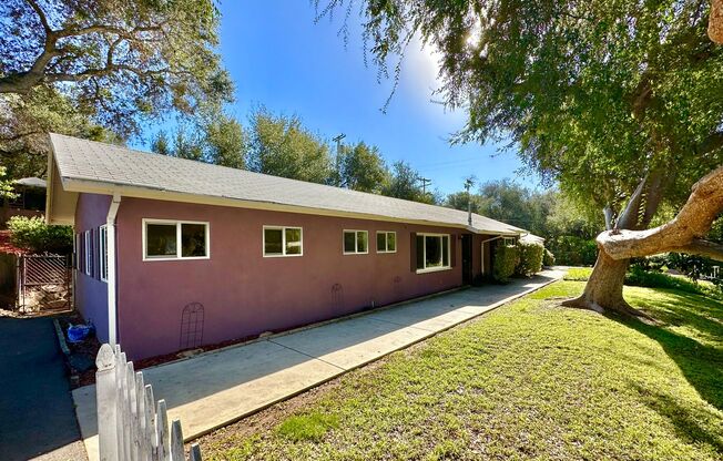 Secluded and Quiet Guest-home-like Unit on Private Property off of Live Oak Park Road in Fallbrook!
