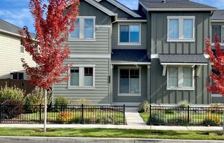 Newer 3BR - 2.5BA Home a Sought-After Redmond Community