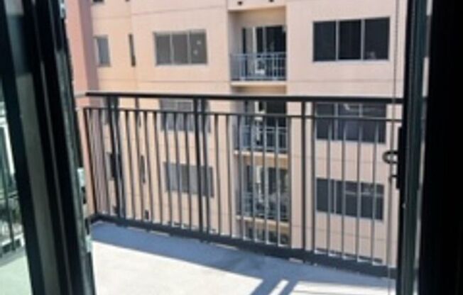 Studio, 1 bath, 406 sqft, $2,495, Unit 813