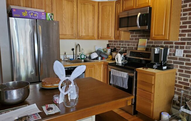 1 bed, 1 bath, 552 sqft, $1,975, Unit 13