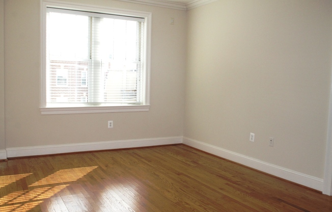 2 beds, 2 baths, 850 sqft, $3,900, Unit 203